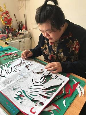 禪城文藝作者以剪紙、書法為載體，為武漢加油打氣并承辦展覽活動